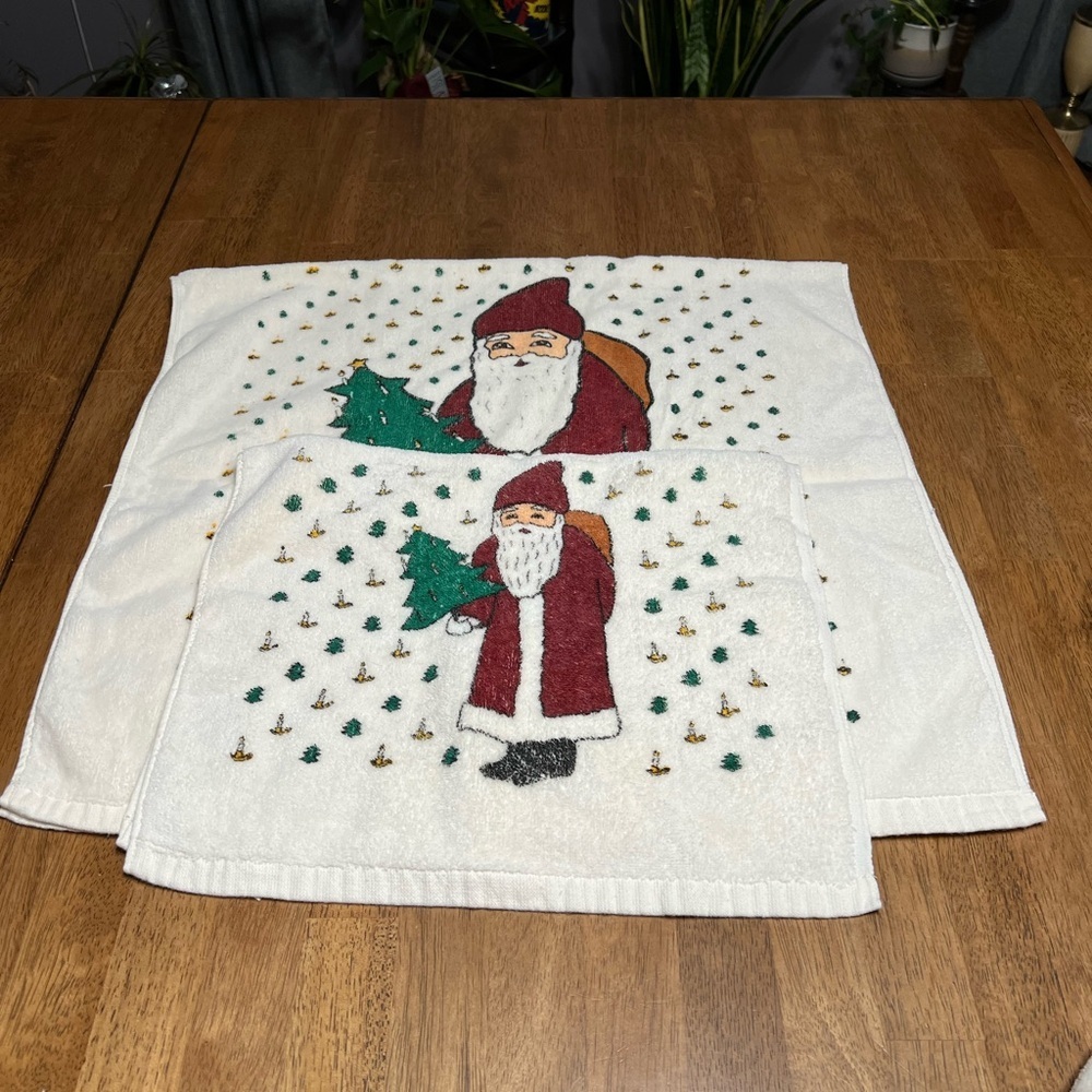 Vintage Christmas Santa Hand & Bath Towels